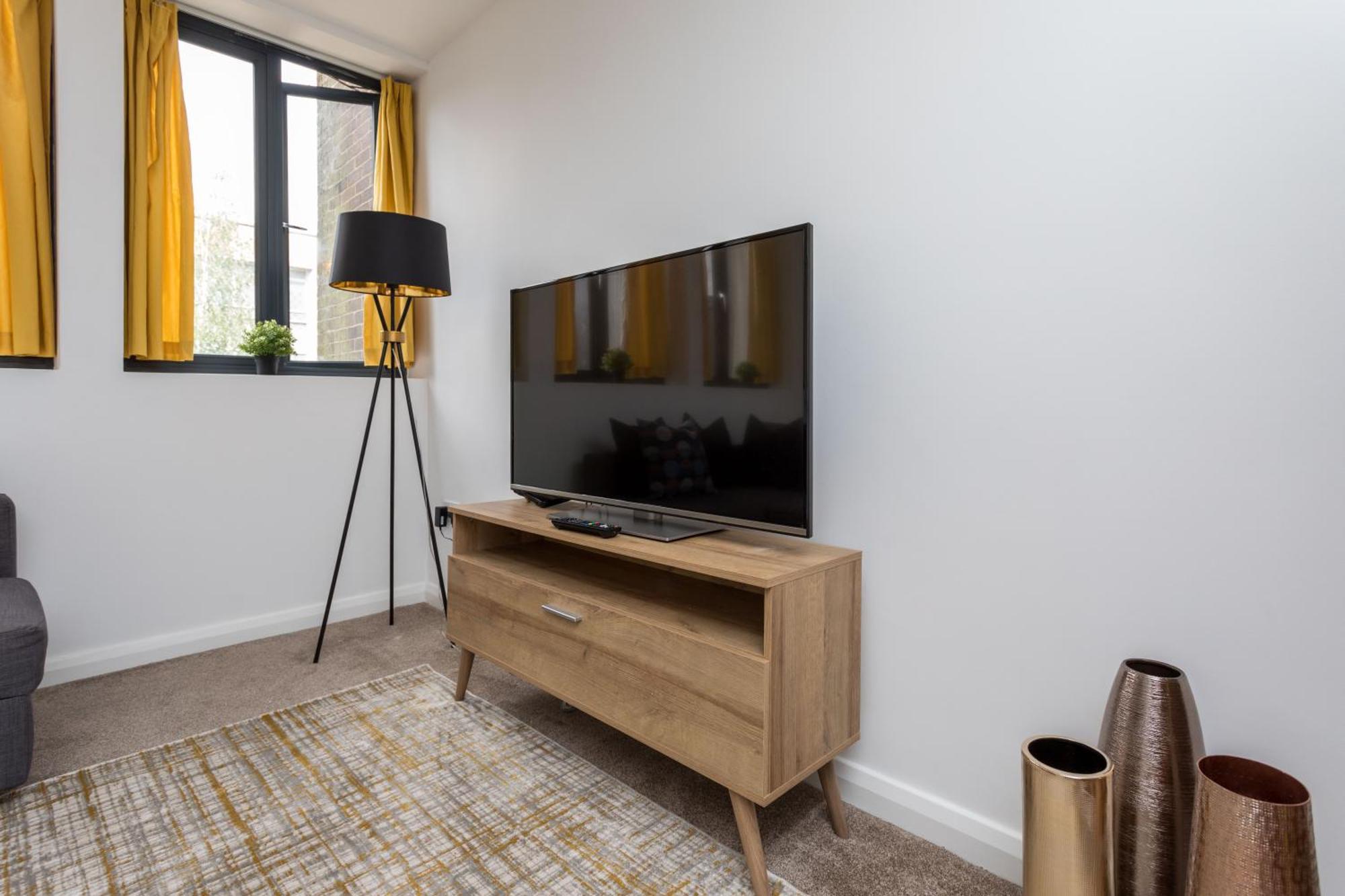 Flat 7- Spacious Studio Flat In The Heart Of Crawley Zewnętrze zdjęcie